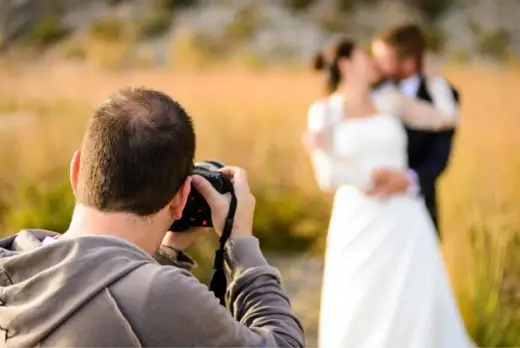How to Choose the Right Wedding Photographer