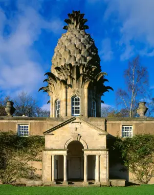 The Dunmore Pineapple, Falkirk