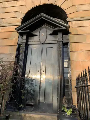 Blythswood Square Rennie Mackintosh door Glasgow