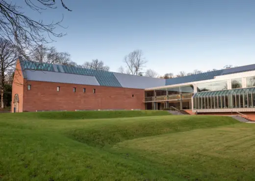 Burrell Collection museum building Glasgow lawn