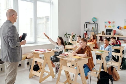 7 reasons schools invest in modern furniture