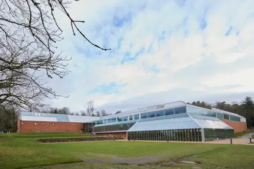 Burrell Museum Glasgow building landscape