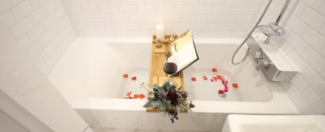 How to choose perfect tiles for your bathroom tub