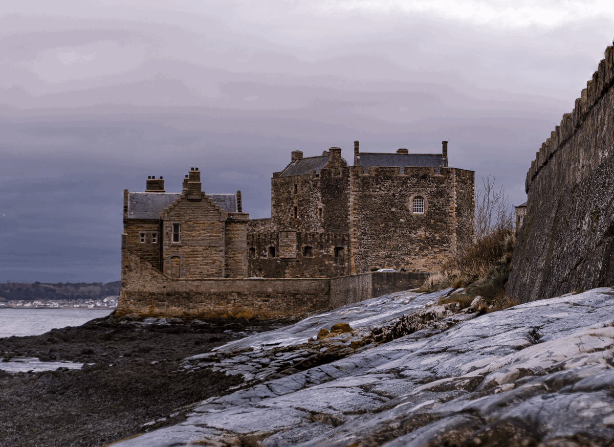 Unravelling Charm and History in Glasgow