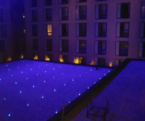 Radisson Hotel Glasgow Blu courtyard evening