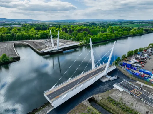 Renfrew Bridge, opening road crossing over River Clyde